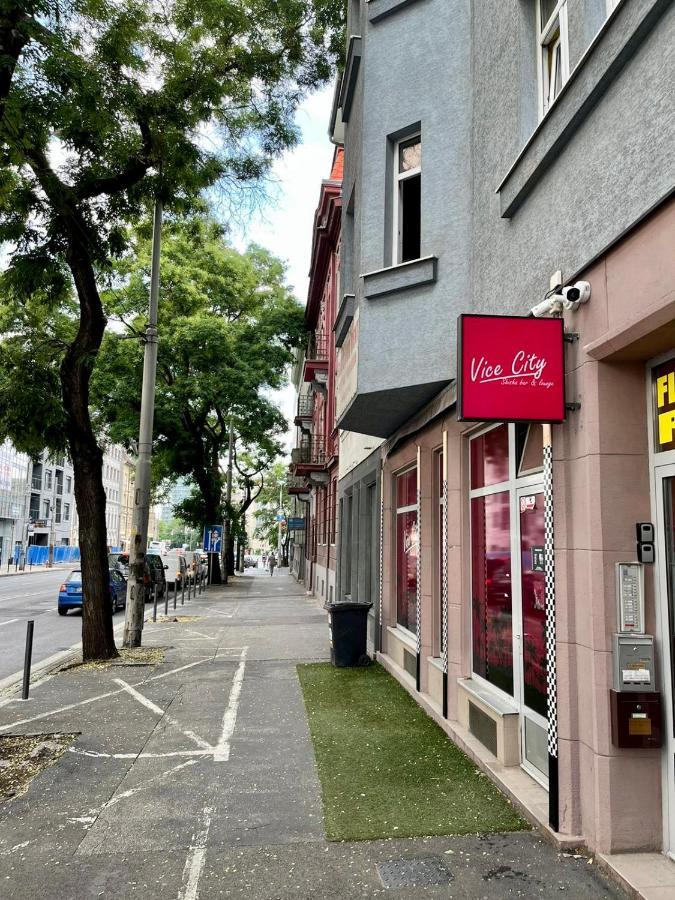 1 St May Plaza De Luxe 브라티슬라바 외부 사진