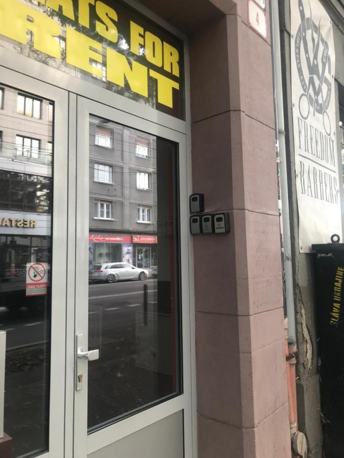 1 St May Plaza De Luxe 브라티슬라바 외부 사진